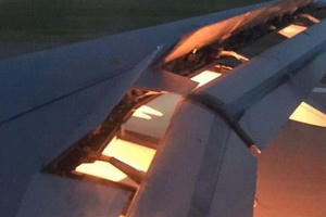 Máy bay chở đội tuyển Saudi Arabia bốc cháy trên không Máy bay chở đội tuyển Saudi Arabia bốc cháy trên không