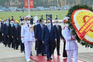 Lãnh đạo Đảng, Nhà nước, MTTQ Việt Nam vào Lăng viếng Chủ tịch Hồ Chí Minh