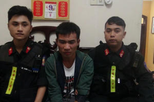 Huế: Bắt giữ nam thanh niên cầm ma túy đi chơi