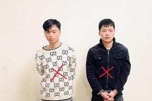 Cảnh giác với tội phạm trộm cắp, cướp tài sản tại các ngân hàng, tiệm vàng dịp Tết Cảnh giác với tội phạm trộm cắp, cướp tài sản tại các ngân hàng, tiệm vàng dịp Tết