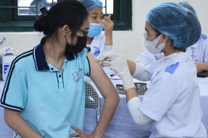 Hà Nội: "Chốt" học sinh THPT toàn thành phố trở lại trường từ 6/12