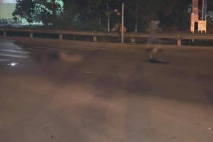 Xe tải tông xe máy kinh hoàng, 3 người thương vong