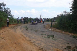 Kon Tum: Truy tìm ô tô gây tai nạn chết người rồi bỏ trốn