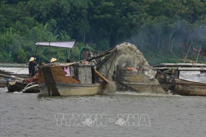 "Cát tặc" hành hoành trên sông Bồ, sông Hương