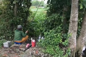 Nữ cao thủ giật cá trê liên tục sông Sài Gòn