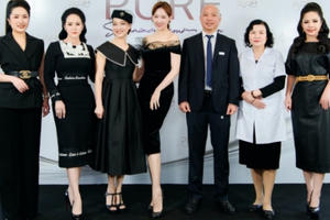 Hari Won khoe vai trần gợi cảm ngày nhận chức giám đốc thương hiệu