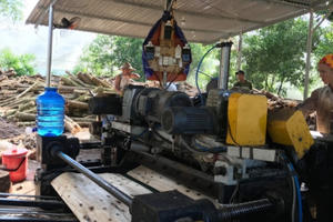 Nghệ An: Vì sao hàng loạt xưởng gỗ "3 không" vẫn rầm rộ hoạt động?