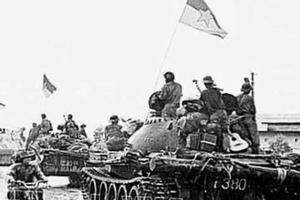 Người lính và cây đàn trên tháp pháo xe tăng đi giải phóng Sài Gòn