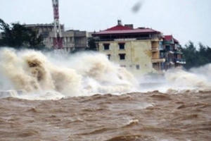 Đêm nay áp tháp nhiệt đới mạnh lên thành bão: Rủi ro trên biển hiện nay là rất lớn