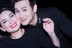 Phi Nhung khoe vẻ đẹp bí ẩn khi làm giám khảo