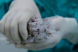 Cuối năm sau mới tiêm vaccine Covid-19 trên diện rộng