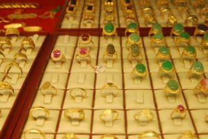 Giá vàng hôm nay 14/4: Căng thẳng bán đảo Triều Tiên vàng tăng mạnh