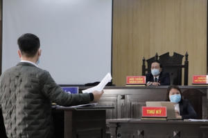 Phó Chủ tịch UBND TX Nghi Sơn nhận 1000 USD và 15 triệu đồng của các bị cáo do bị "thôi miên"?