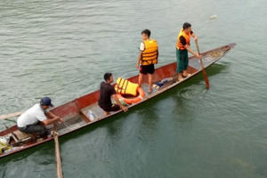 Lật thuyền, một người mất tích