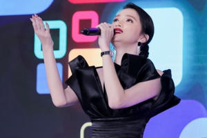 Hương Giang: “Phụ nữ muốn có hạnh phúc phải đấu tranh”