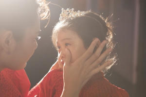 Hương Giang cùng “tiểu công chúa” thu hút mọi ánh nhìn trên sàn diễn thời trang