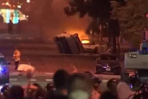 Video: “Cơn thịnh nộ” kinh hoàng của cộng đồng người gốc phi trên khắp nước Mỹ