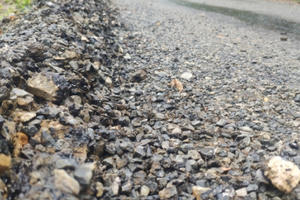 Tuyến đường 70 tỉ đồng tại huyện Ngọc Lặc vừa làm xong đã "nát như tương"