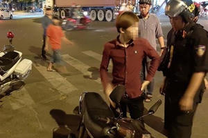 TP HCM: CSGT xử phạt 78 người cổ vũ bóng đá 'quá lố'