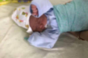 Hà Nội: Sinh con được 10 tiếng, sản phụ bỏ lại bé gái ở bệnh viện Thanh Nhàn