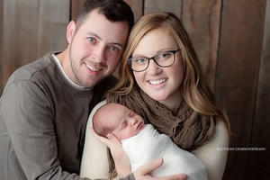 Bé gái chào đời sau 24 năm "ngủ đông"