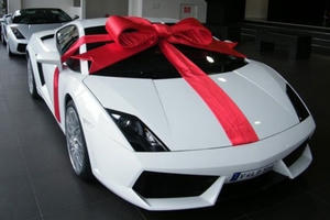 Có thể nhận xe mà giữ nguyên tên của người tặng?