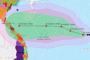 Lũ trên 5 tuyến sông ở miền Trung vượt mức lịch sử