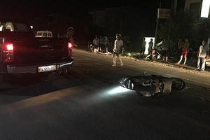 Xe máy va chạm với ô tô biển xanh, 1 người tử vong tại chỗ