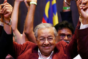 Malaysia có tân thủ tướng lớn tuổi nhất thế giới