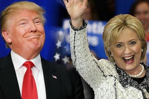 Vạch áo cho người xem lưng