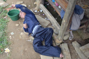 Chuyện buồn của người đàn ông có biệt danh người “sâu”