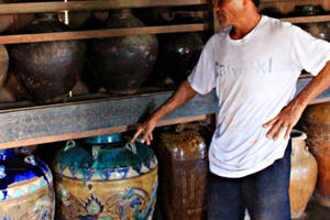 Từ chối giàu sang, liều mình chống nạn 'chảy máu' vật thiêng