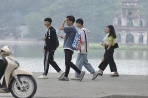 Người dân hờ hững việc phòng dịch trước "kẻ sát nhân Covid-19"