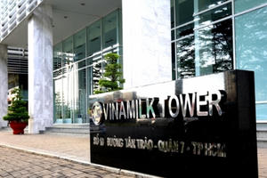 Vinamilk tiếp tục đứng đầu trong top 10 doanh nghiệp niêm yết uy tín tại Việt Nam năm 2016 Vinamilk tiếp tục đứng đầu trong top 10 doanh nghiệp niêm yết uy tín tại Việt Nam năm 2016