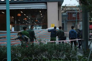 Hà Nội: Hé lộ nguyên nhân người phụ nữ rơi từ tầng cao xuống đất tử vong