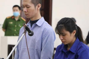 Vụ án mẹ cùng cha dượng đánh con gái 3 tuổi tử vong: 2 bị cáo thay đổi lời khai tại phiên tòa