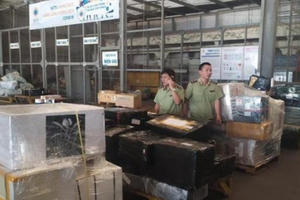 Phó Thủ tướng yêu cầu báo cáo, làm rõ nguồn gốc lô hàng lậu ở sân bay Nội Bài trước ngày 1/8