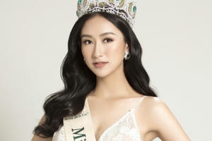 Hà Thu tự tin ngồi ghế giám khảo cuộc thi nhan sắc quốc tế