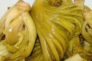 Phú Yên: Phát hiện cơ sở dùng chất vàng ô làm dưa cải