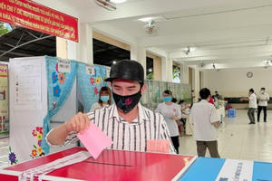 Đan Trường thấy có trách nhiệm hơn khi cầm phiếu bầu cử