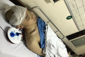 Hà Nội: Nam sinh bị đánh gây xuất huyết não khi đang ngồi chơi