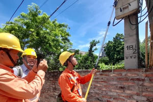 Ba tháng hóa đơn điện giống hệt nhau, EVN Ninh Bình nói 'bình thường'