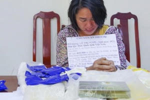 Bắt giữ ‘‘nữ quái’’ mua bán, tàng trữ trái phép 50.000 viên ma túy tổng hợp và 1 bánh heroin