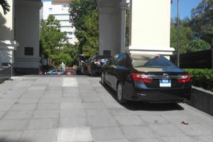 Thứ trưởng đi làm taxi: Không thể cho lái xe nghỉ việc?