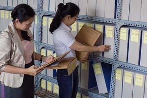 Phạt đến 30 triệu đồng với hành vi sử dụng tài liệu lưu trữ để bôi nhọ, xúc phạm cá nhân