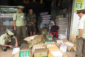 Bình Phước: Hàng loạt thuốc bảo vệ thực vật quá hạn sử dụng bị tẩy trắng Bình Phước: Hàng loạt thuốc bảo vệ thực vật quá hạn sử dụng bị tẩy trắng