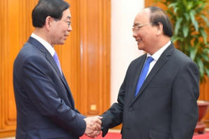 Thủ tướng Nguyễn Xuân Phúc tiếp đặc phái viên của tổng thống Hàn Quốc