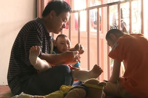 Hát mãi ước mơ: Thắt lòng cảnh "gà trống nuôi con" của anh Hữu Nghị