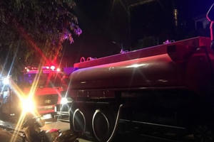 Bất cẩn khi thắp hương ngày đầu tháng, "bà hỏa" thiêu rụi dãy nhà