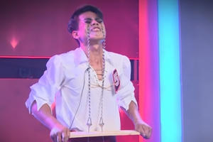 Người bí ẩn 2016: "Rùng mình" xem khách mời nhổ đinh bằng mắt, đàn vọng cổ bằng miệng